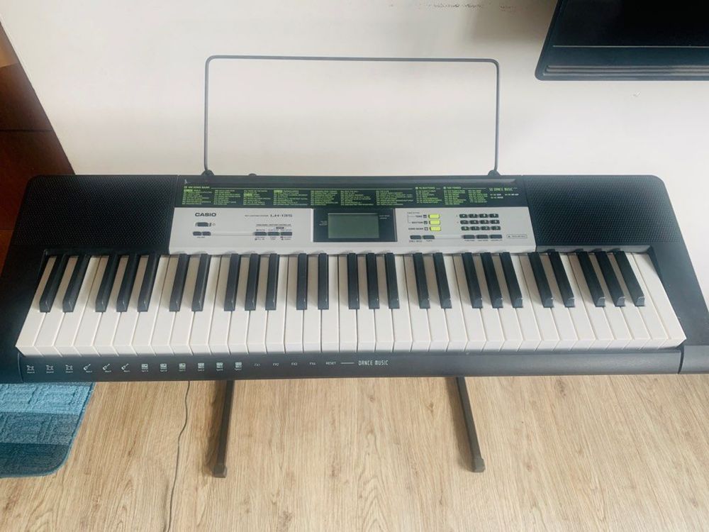 Синтезатор Casio LK-135