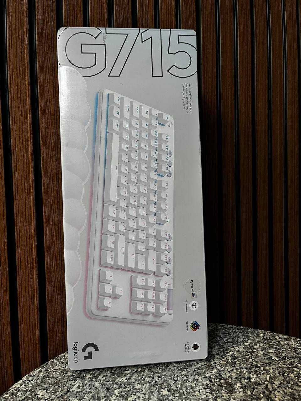 Игровая клавиатура беспроводная Logitech G715 TKL, Tactile