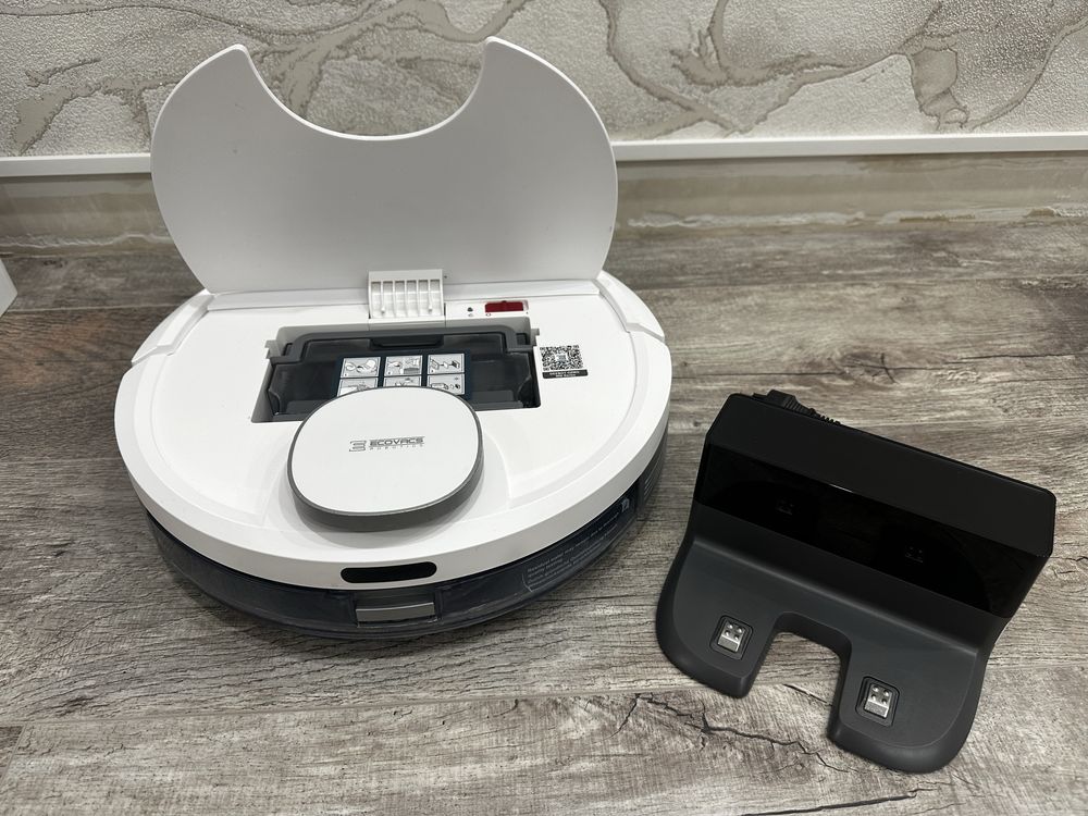 Робот пылесос Deebot Ozmo 900