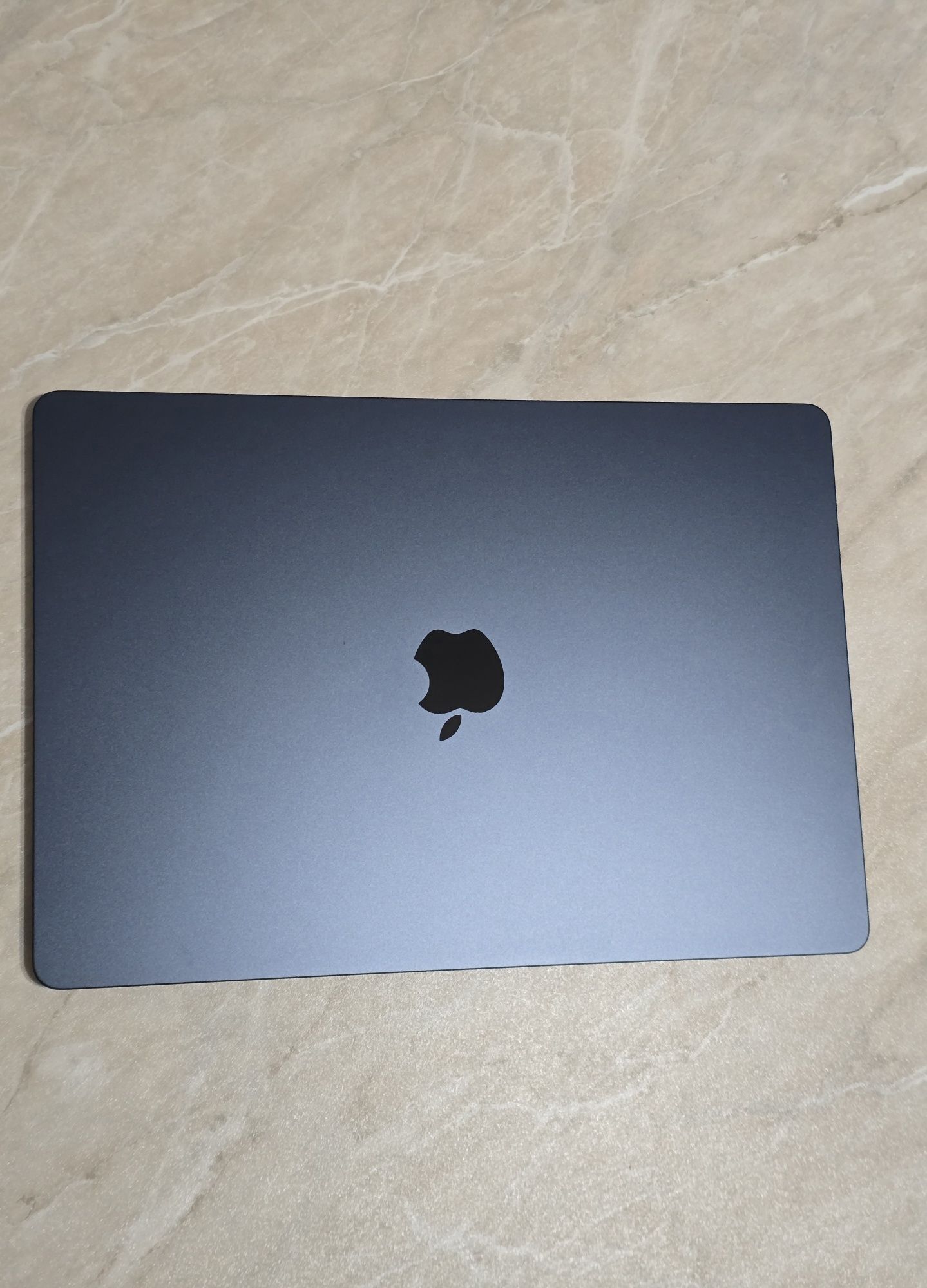 MacBook Air 15 M4 16/256 8 циклов