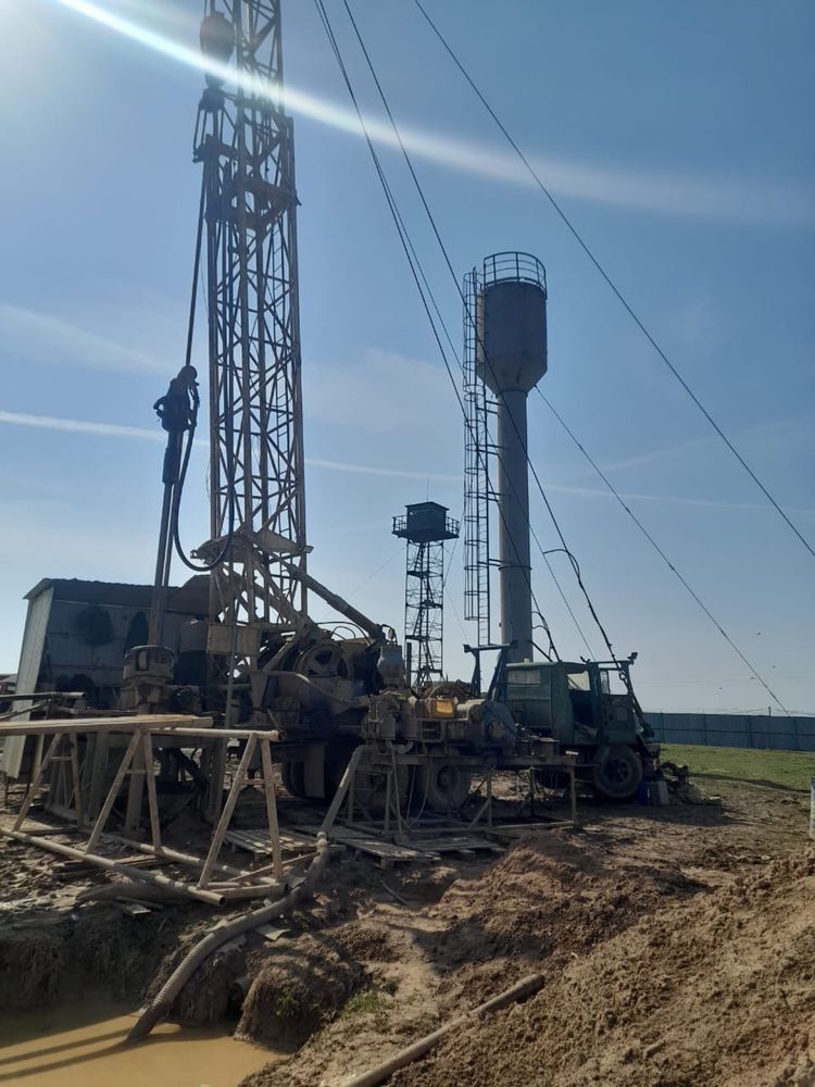 Буравой КРАЗ УПА 60. Буравая техника.