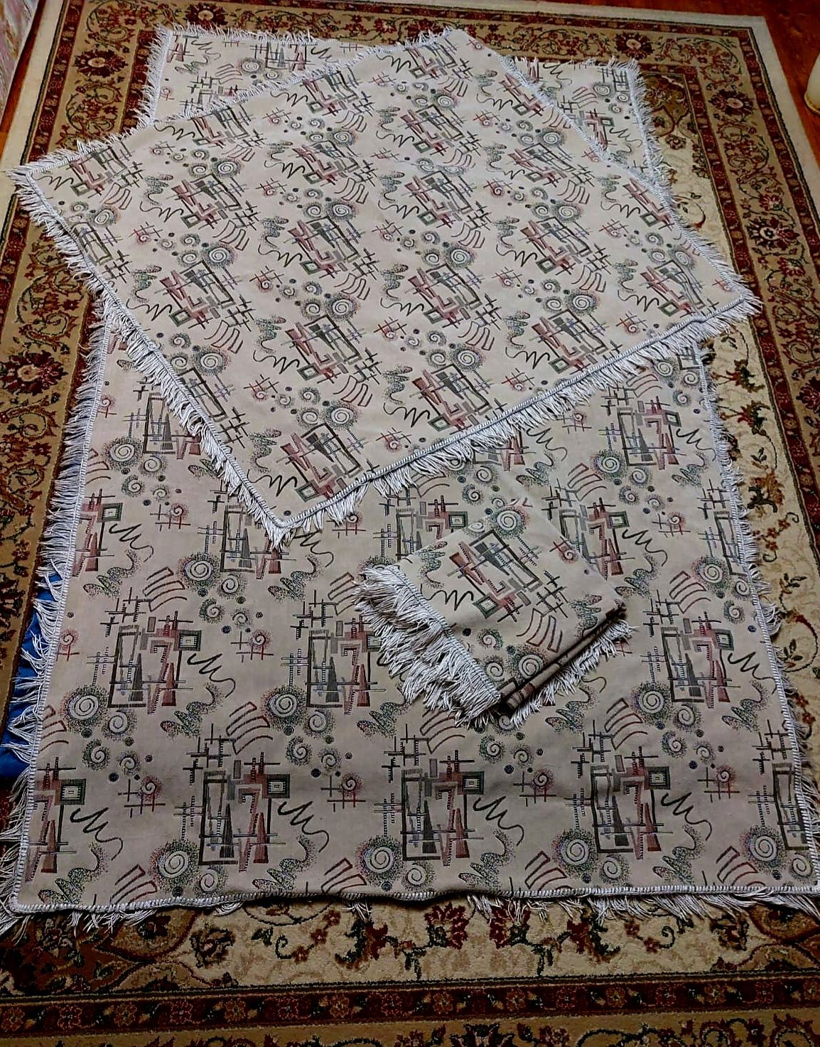 Продам дивандек на мягкий  уголок, одеяла.