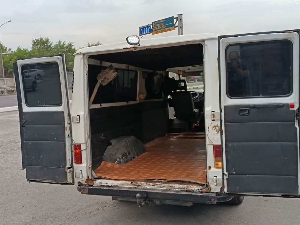 Сдам в аренду под грузо такси Mercedes MB100