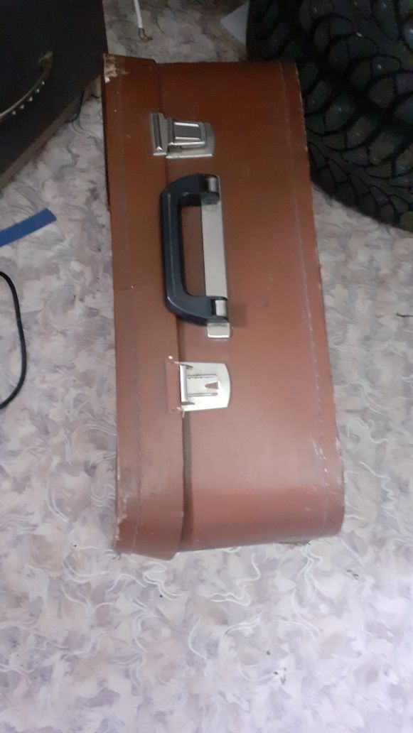 Продам швейную машинку