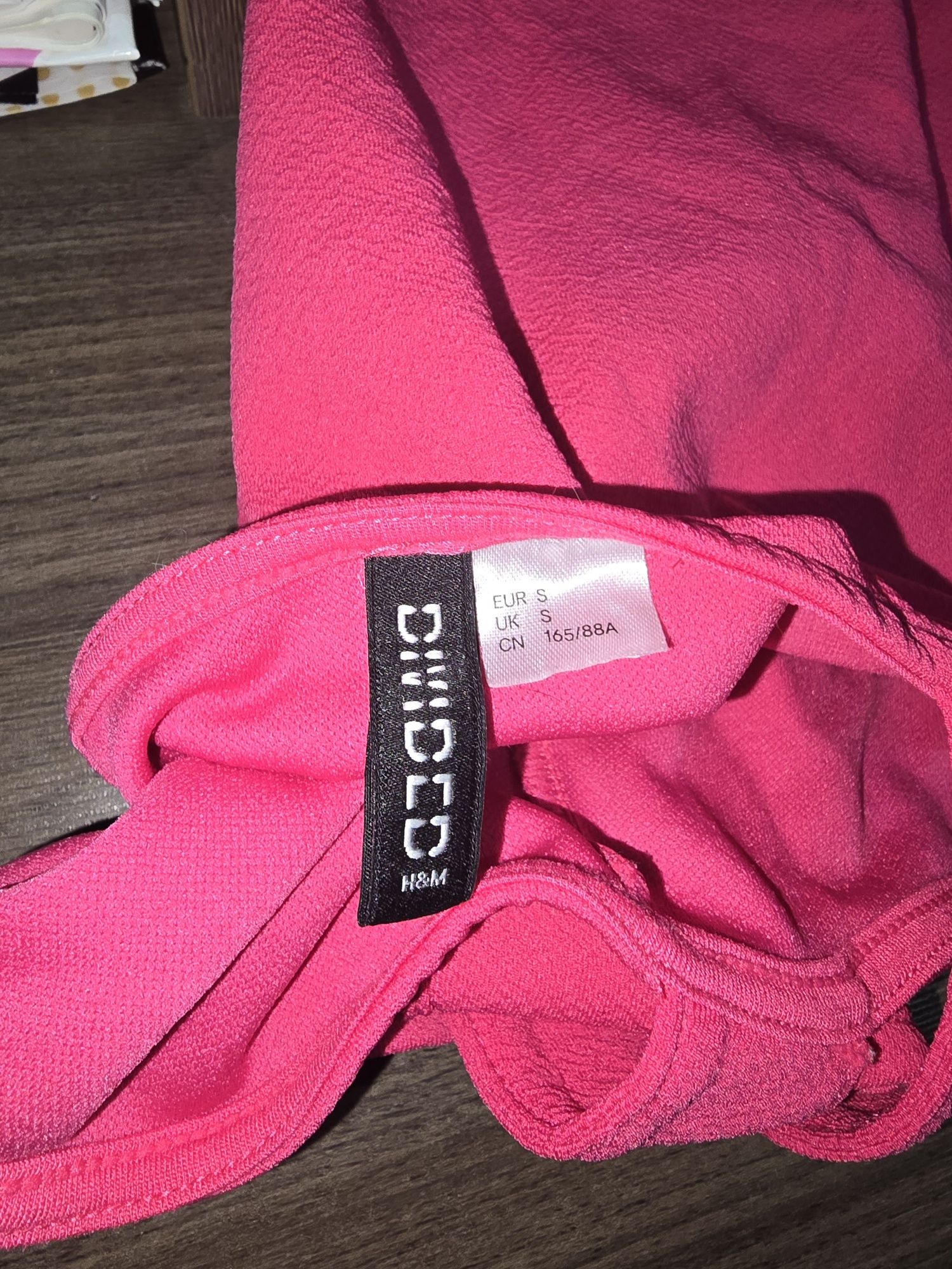 Платье H&M Divide