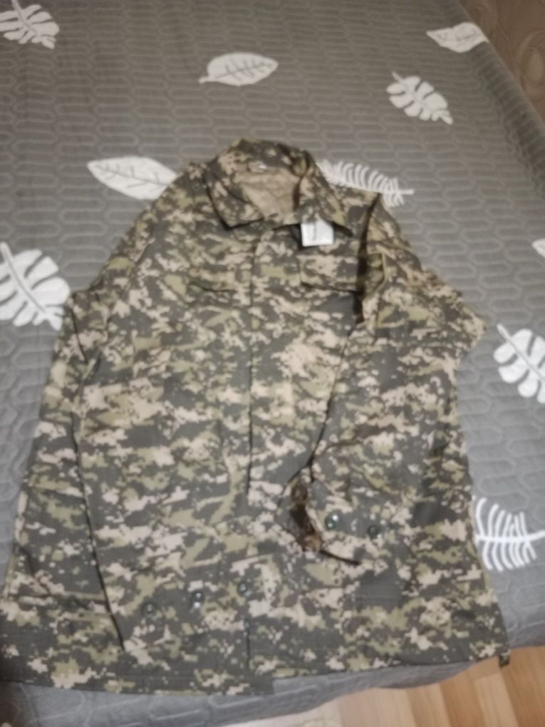 Продам бушлат с ватником, китель со штанами, все новое, размер 52, р.3