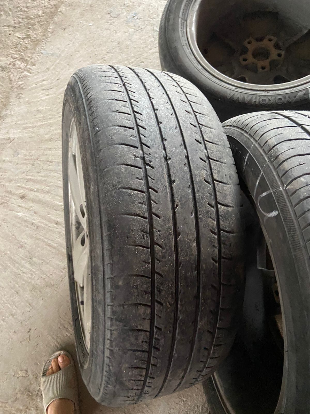 Продам 4 летних покрышки и 4 зимних покрышек
