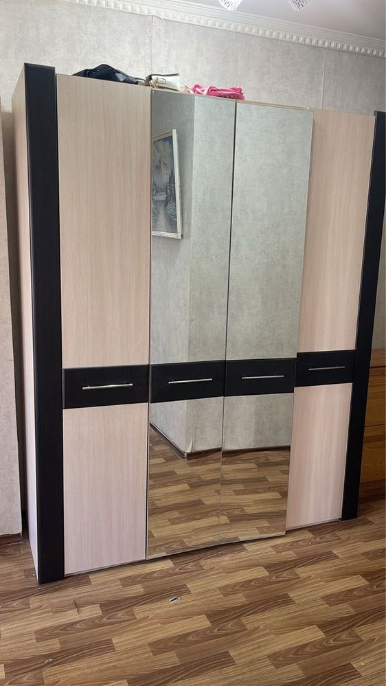 Срочно продам шкаф