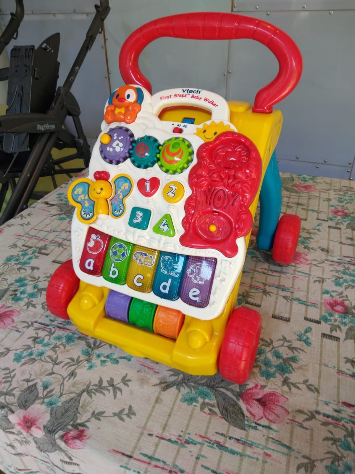Ходунки с музыкой, игрушки