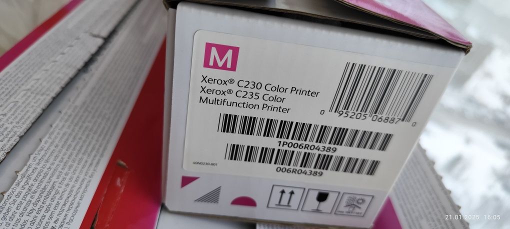 Продам тонер-картридж Xerox для Xerox C230, C235. 
- чёрный 
- голубой