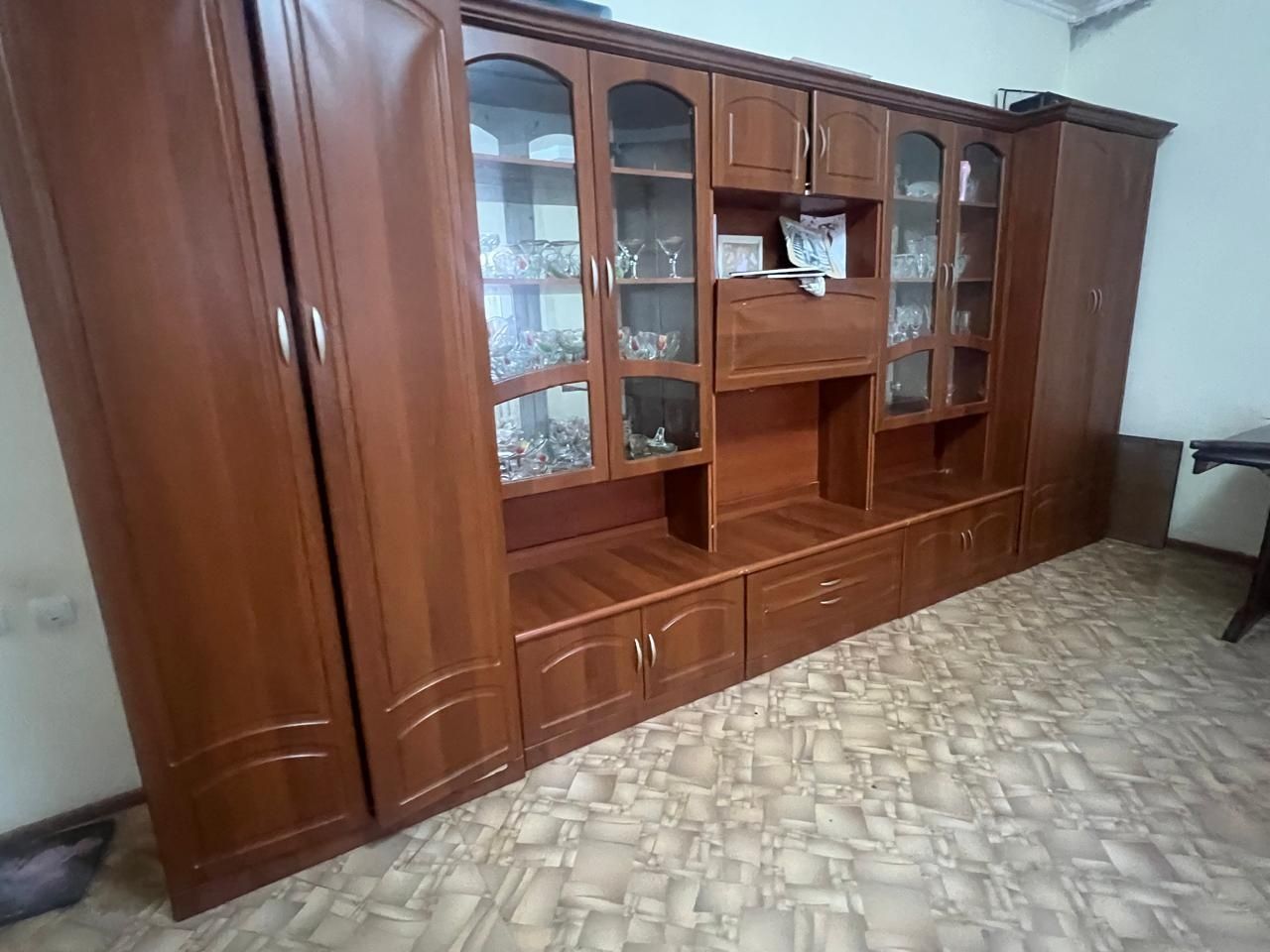 Продается стенка для гостины