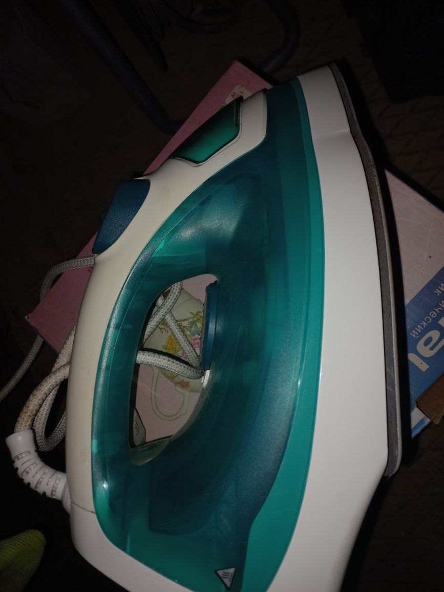 Продается утюг PHILIPS