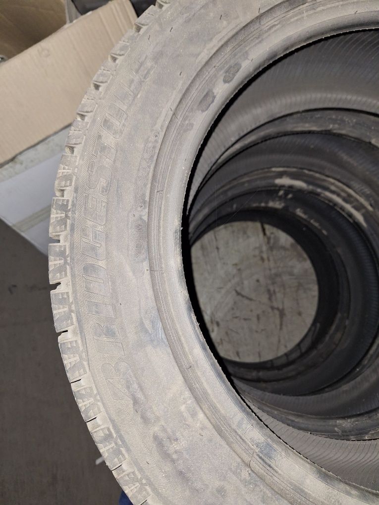Продаю шины Bridgestone 215/55/17