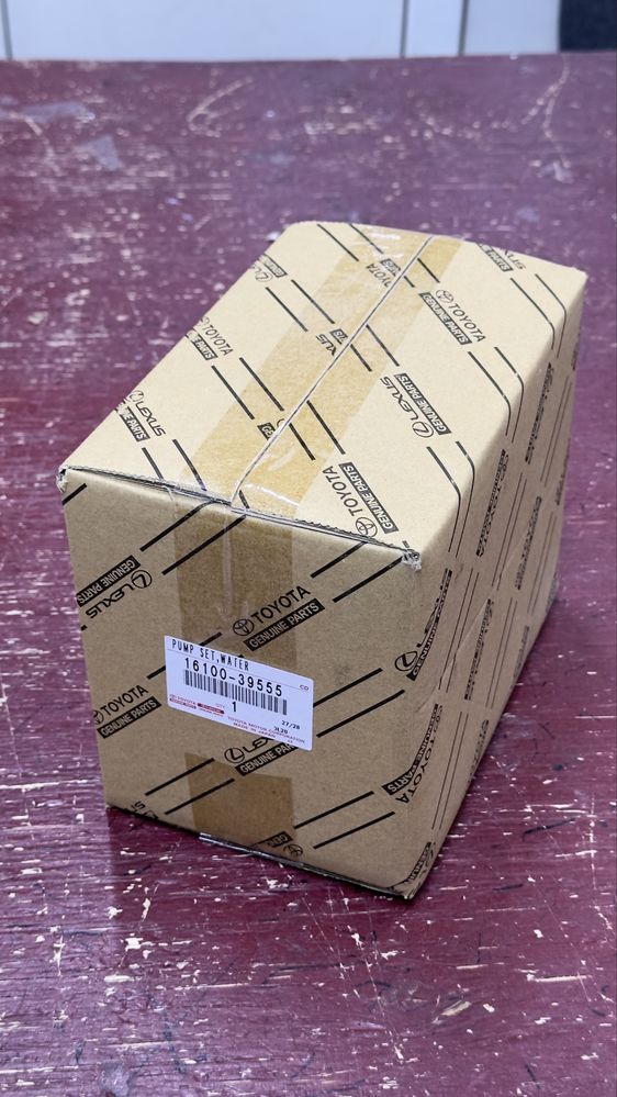 Помпа 1URFE на объем 4,6 LC 200, Tundra, GX 460, SEQUOIA