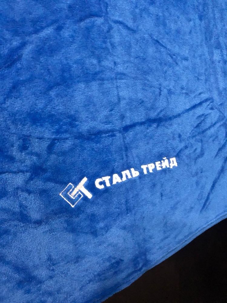 Зарядные устроиства ( powerbank), флешки