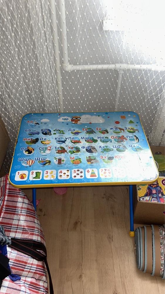 Столик детский с алфавитами