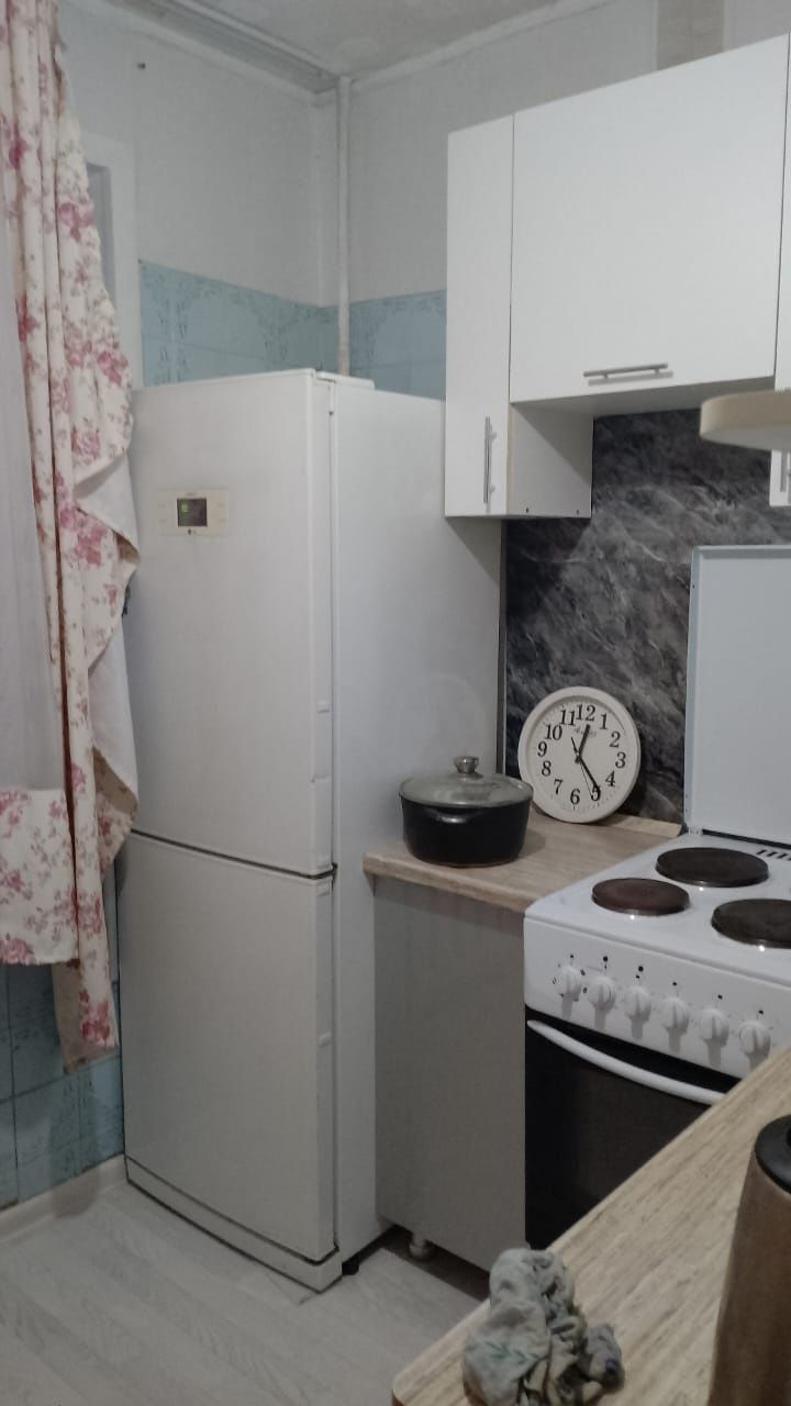 Сдаётся 2х комнатная квартира ( Бурова 27/1).