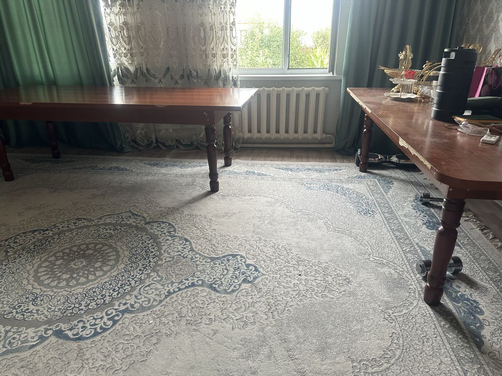 Стол для гостиной