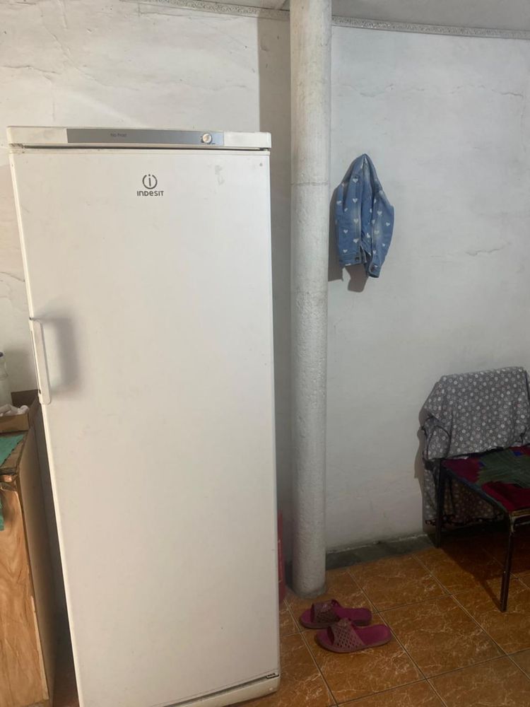 Продам морозильник