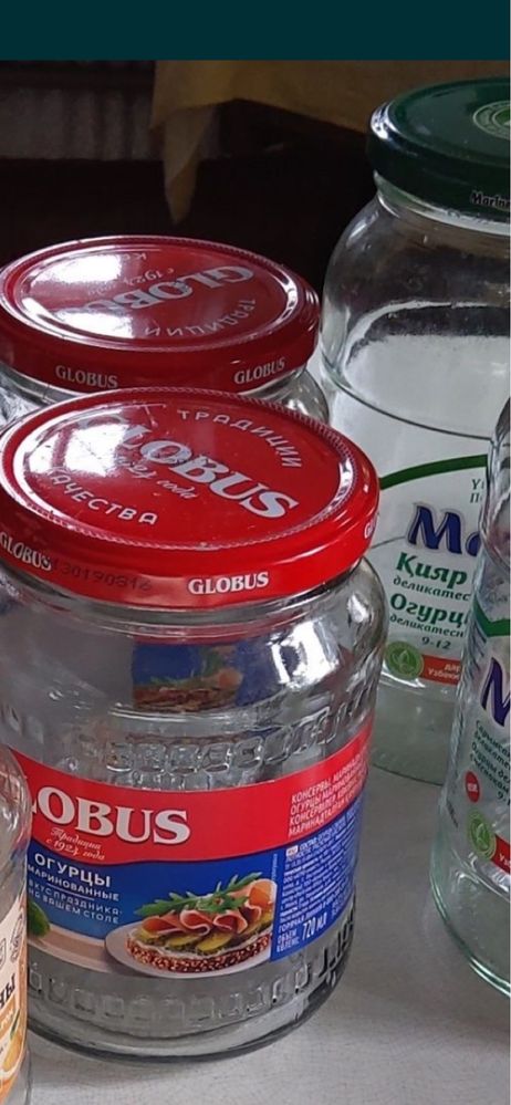 Продаю банки с закручивающими крышками, 0,5 литр. и 700-800 граммовые