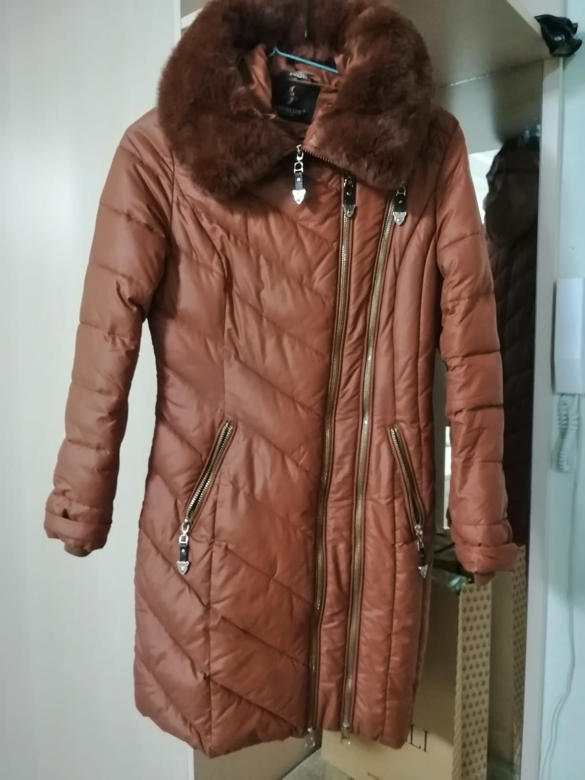 Продам зимнюю куртку