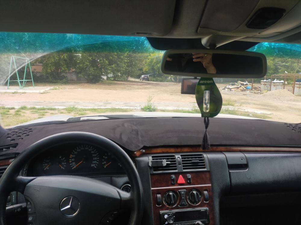 Накидка на панель алькантара Mercedes / Астана