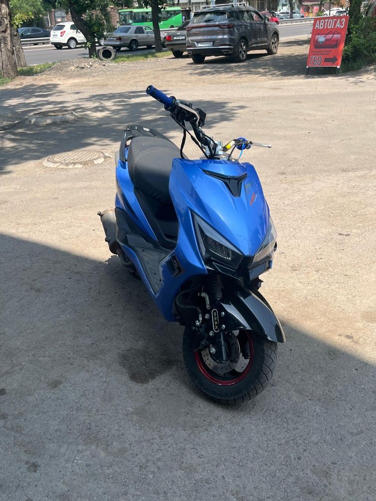 Продам мопед 125кубовый м8прошка