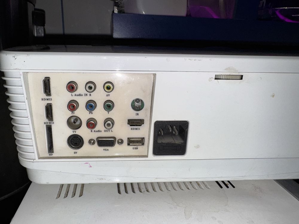 Продам проектор Tumet imes TMT-1280