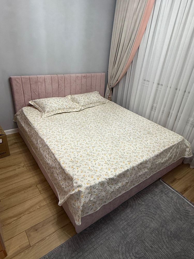 Двухспальный кровать