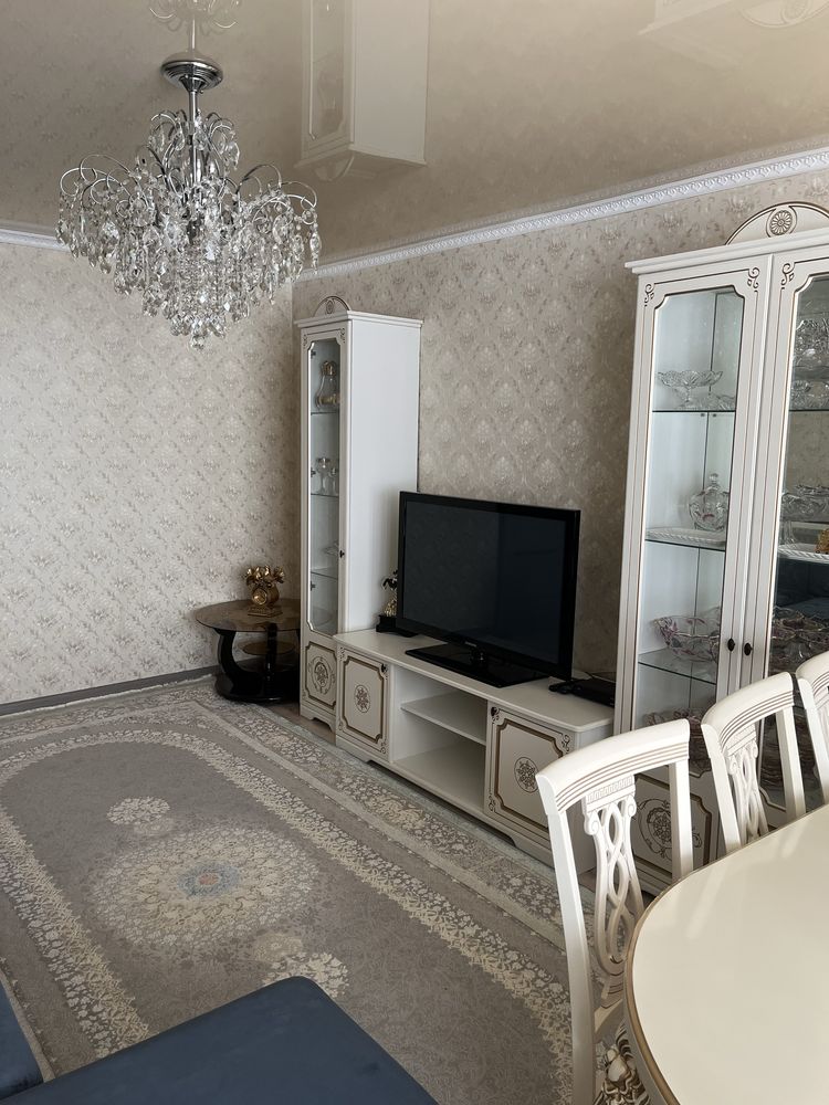 Продам 3-х комнатную квартиру в центре