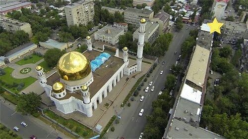 Зеленый базар, Саяхат, ГУМ- Пушкина Маметова квартира