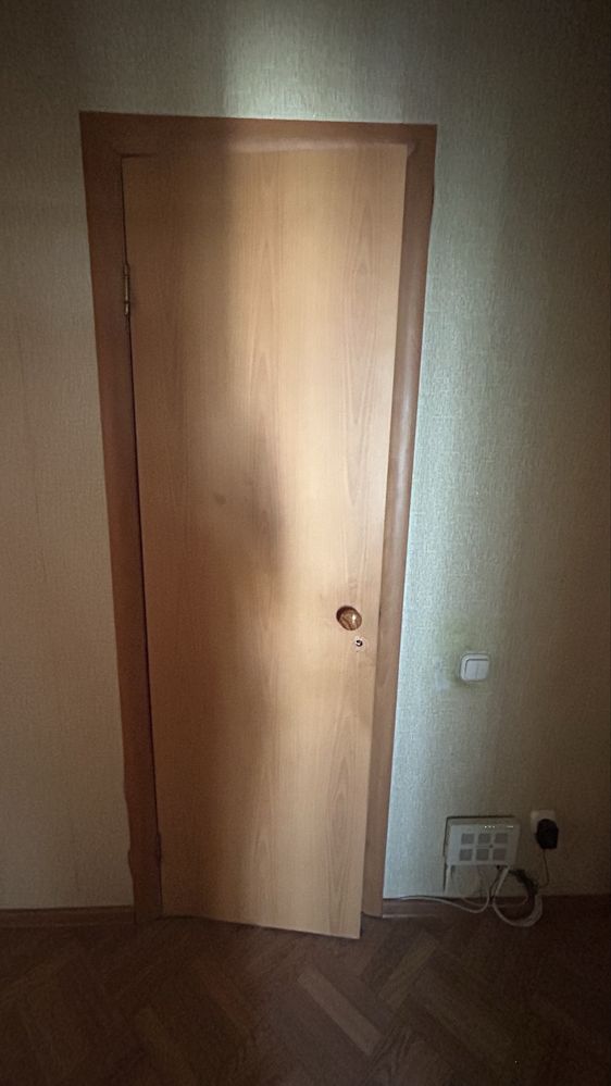 Продается коричневые двери б/у