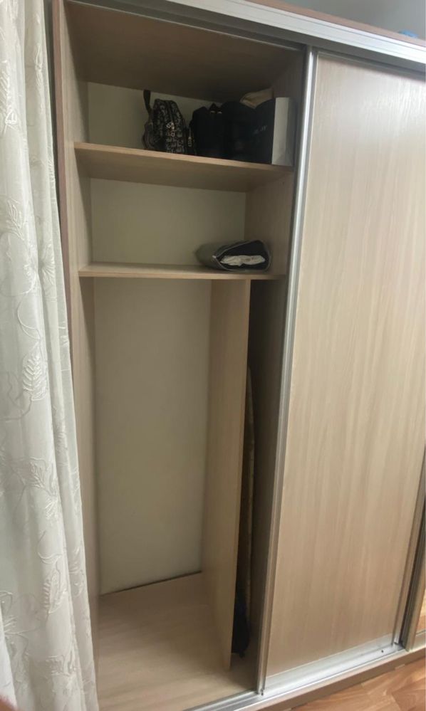 Срочно продаю шкаф в отличном состоянии