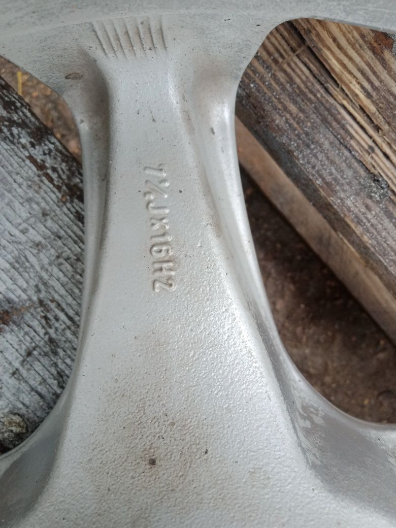 Продам диски R16