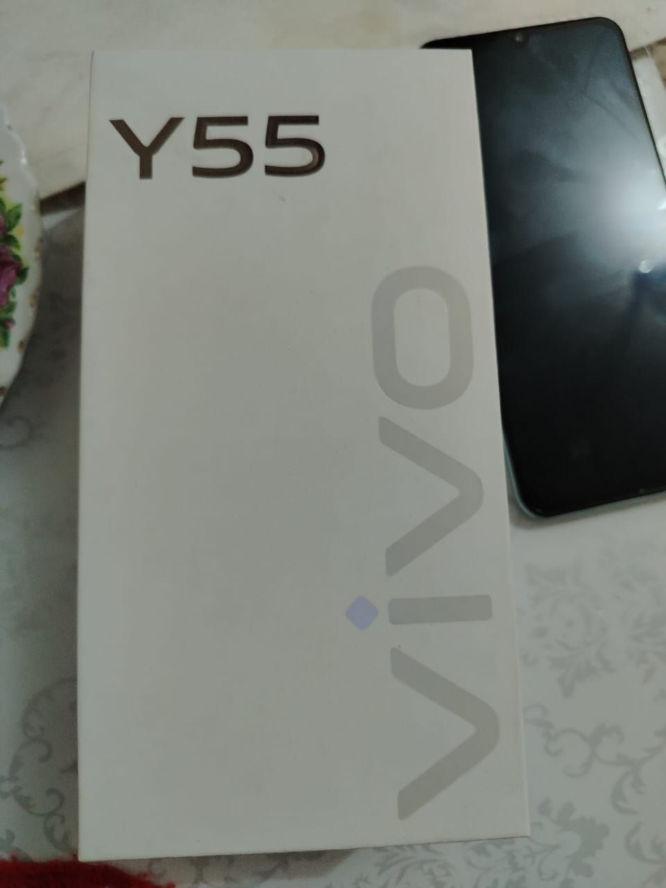 продается телефон виво Y55
