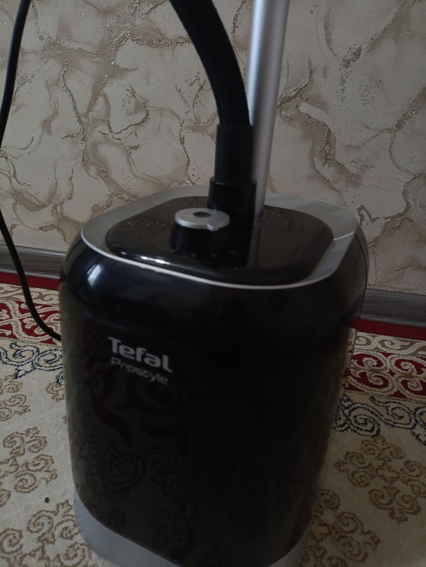 Tefal Prostyle (Вертикальный отпариватель для одежды)
