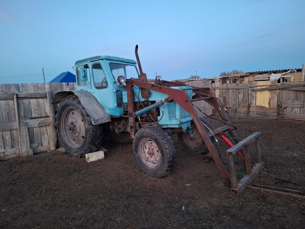 Срочно продам трактор