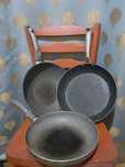 Продам сковородки штуки,и , крышки