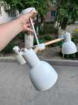 Продам люстру белую с отделкой дерева