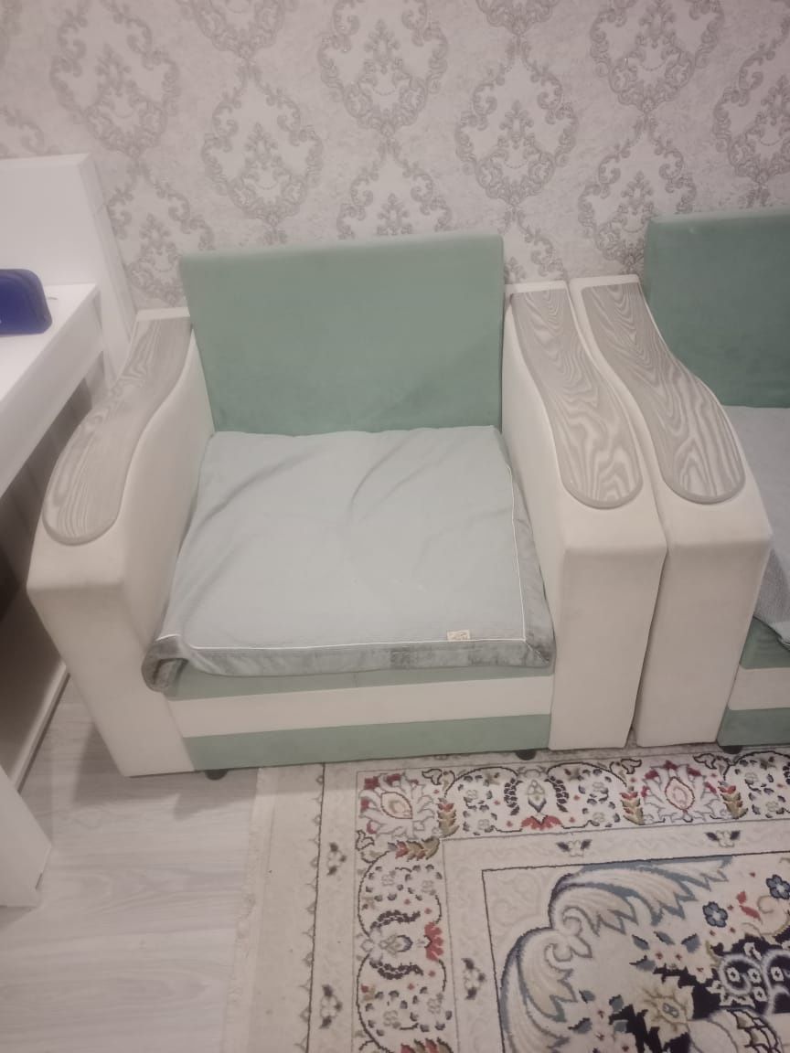 Диван и 2 кресла