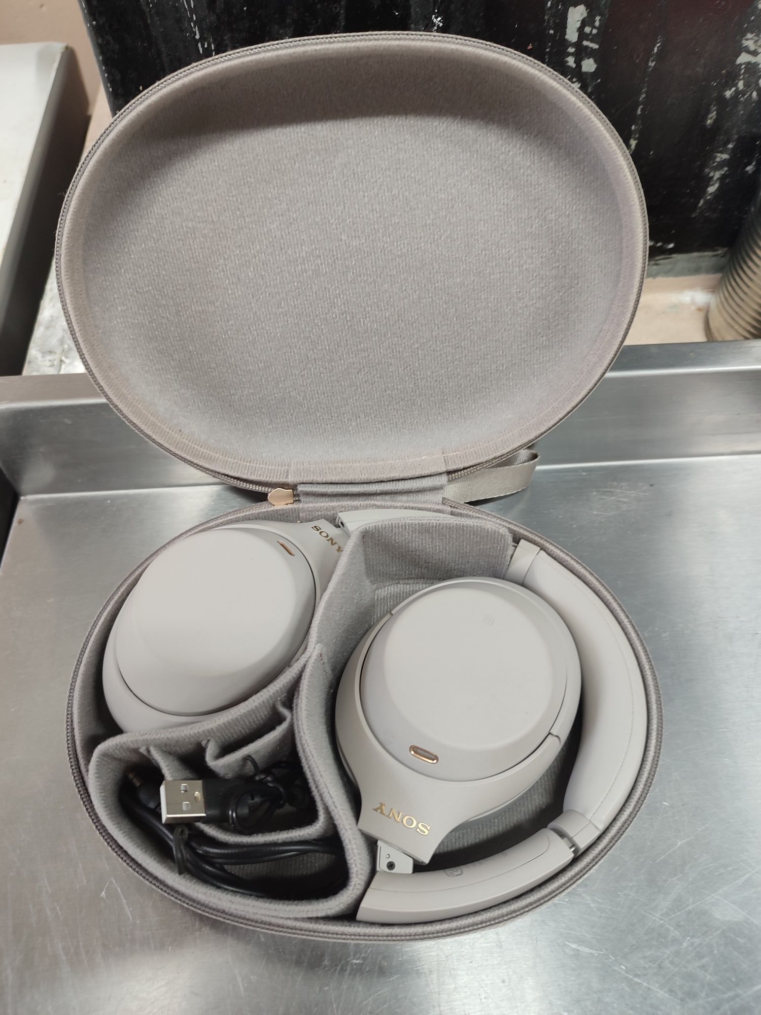 Наушники Sony WH-1000MX4