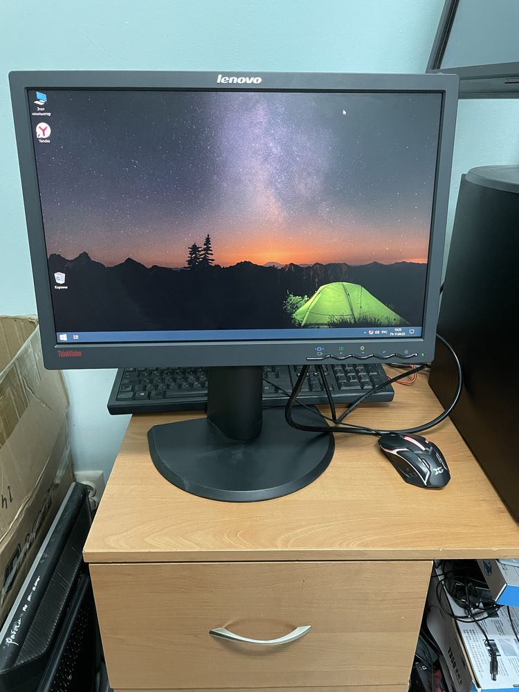 Монитор Lenovo трансформер