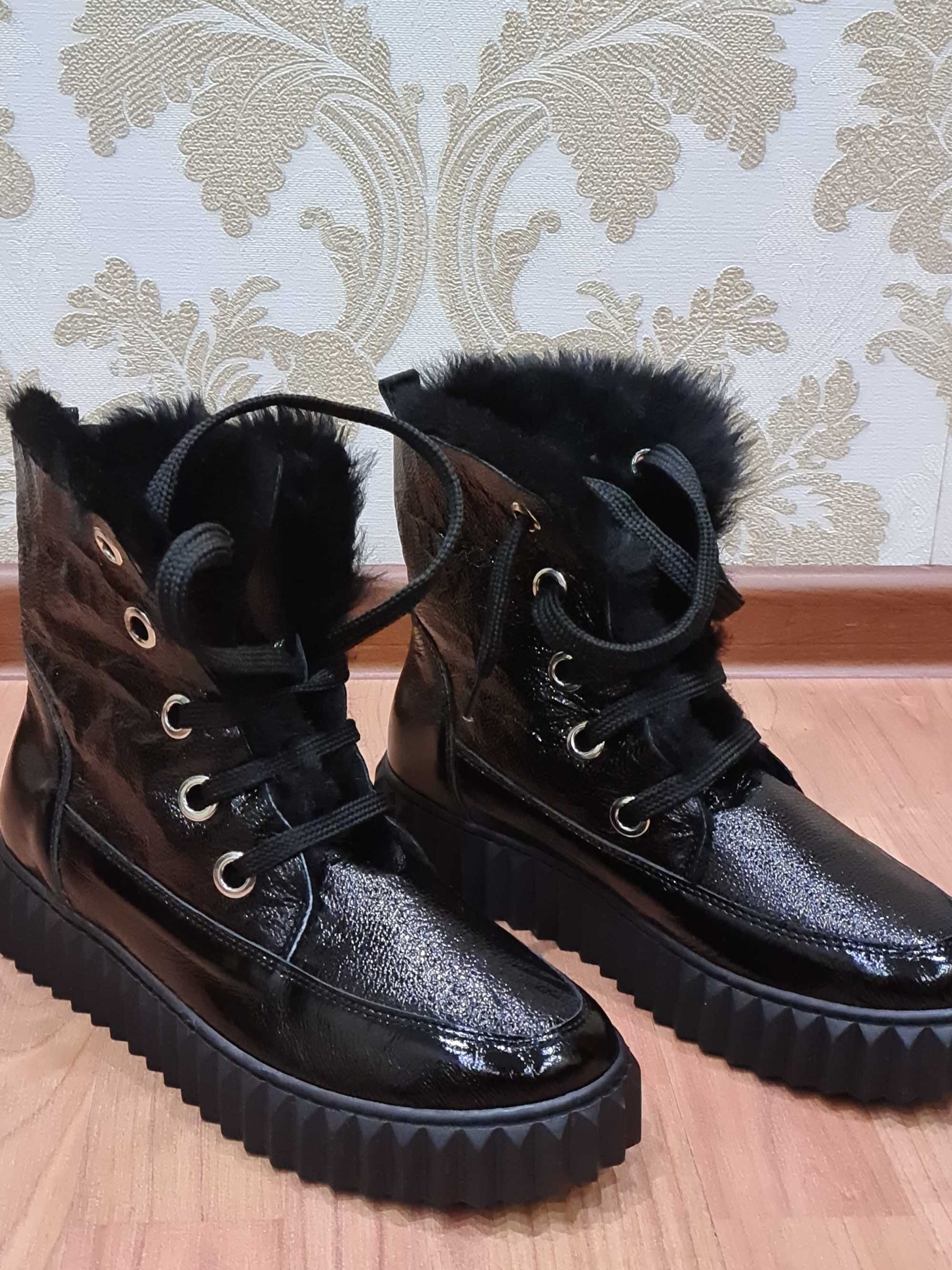 Женские зимние сапоги
