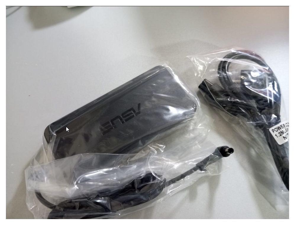 на ноутбук ASUS, зарядка, блок питания (на разъём с иглой)