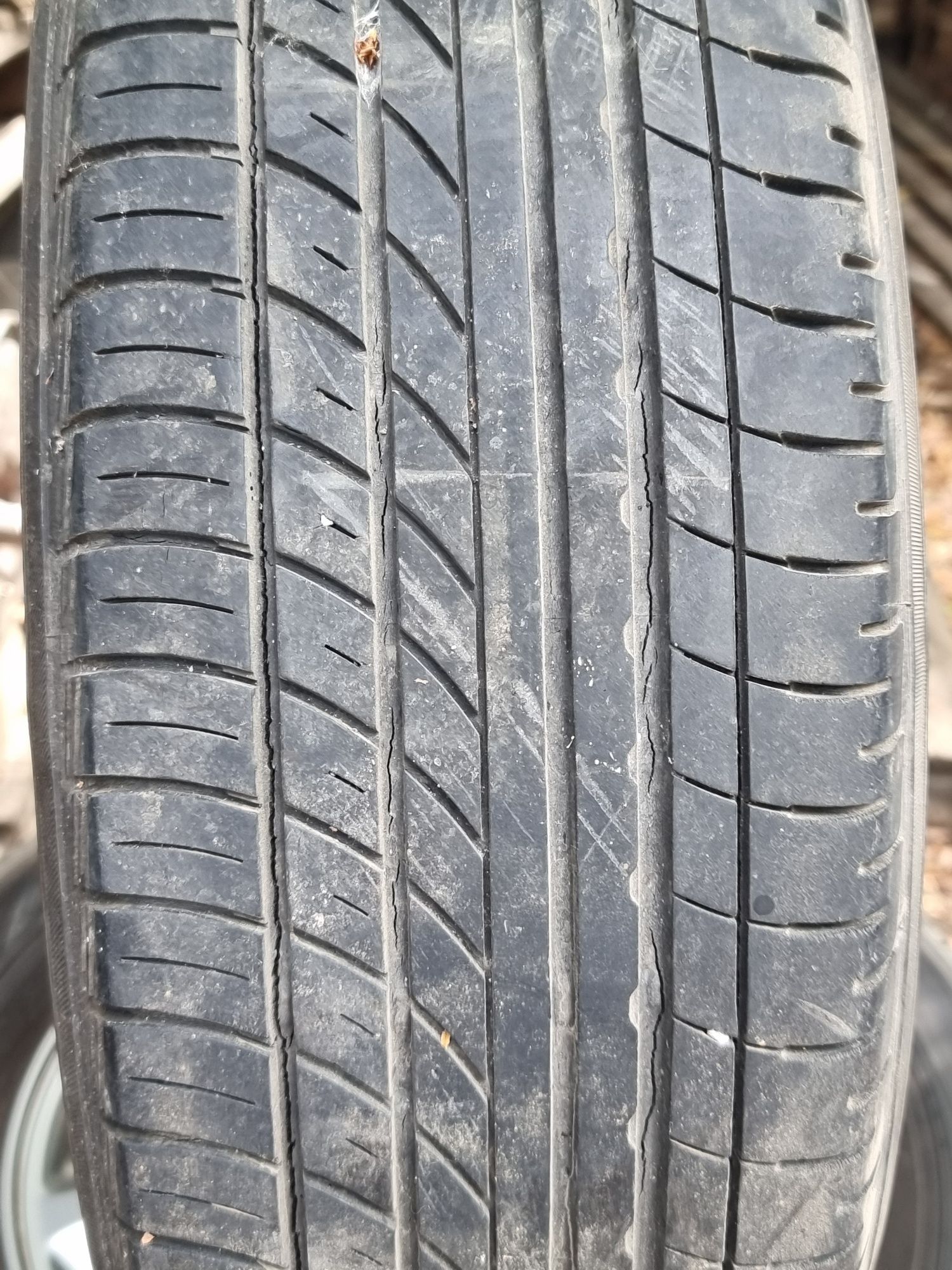 Диски  R15 с шинами на Subaru Forester.