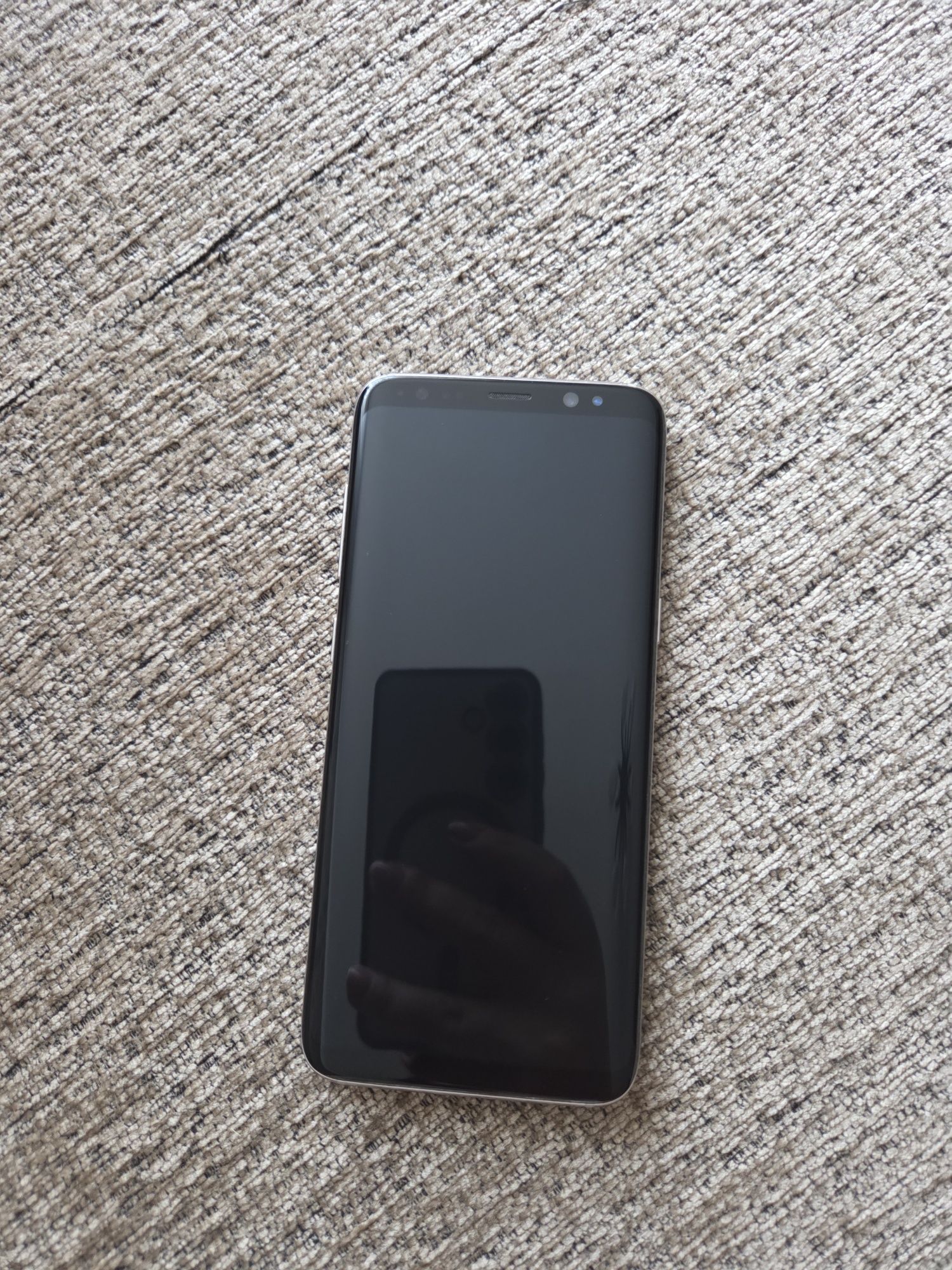 Samsung galaxy s8 в хорошем состоянии
