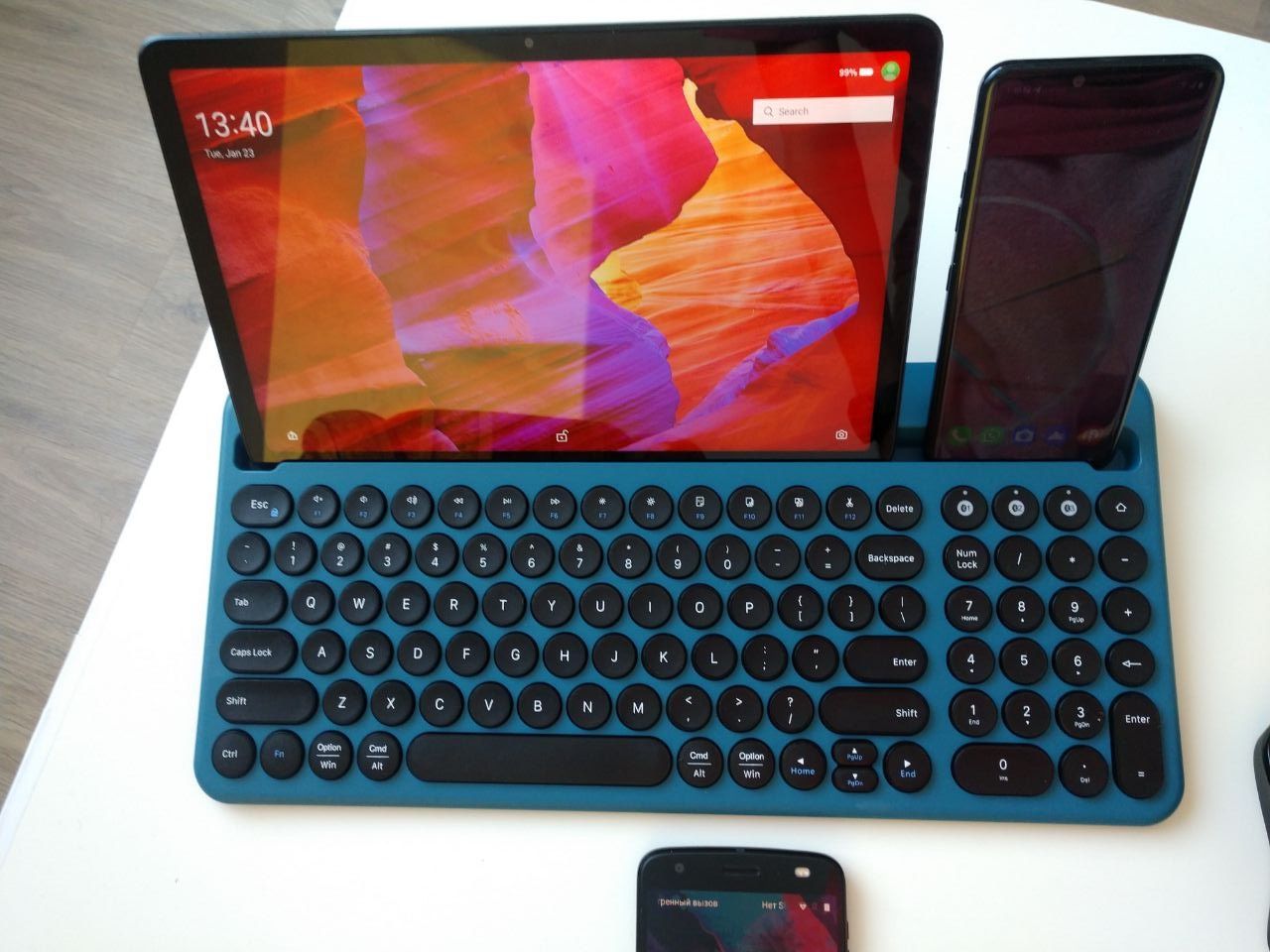Новая клавиатура для смартфона планшета 3 подключения Bluetooth Ipad