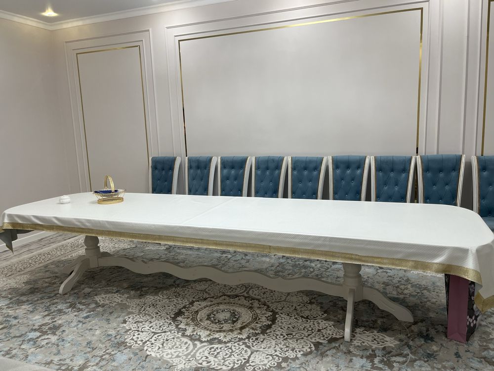 Стол для гостиной