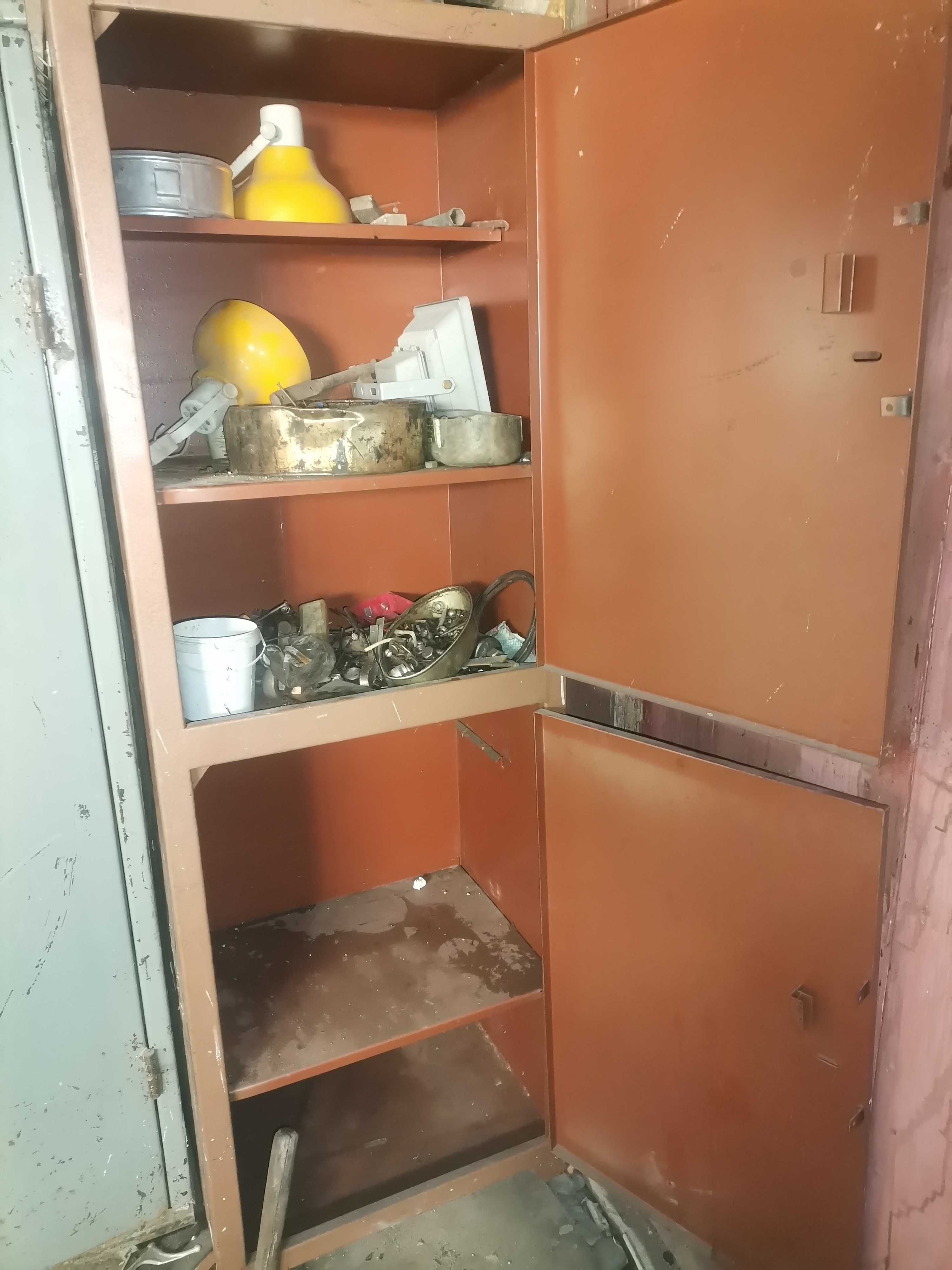 Продам металлические шкафы