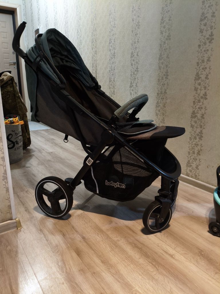 Продам коляску состояние отличное
